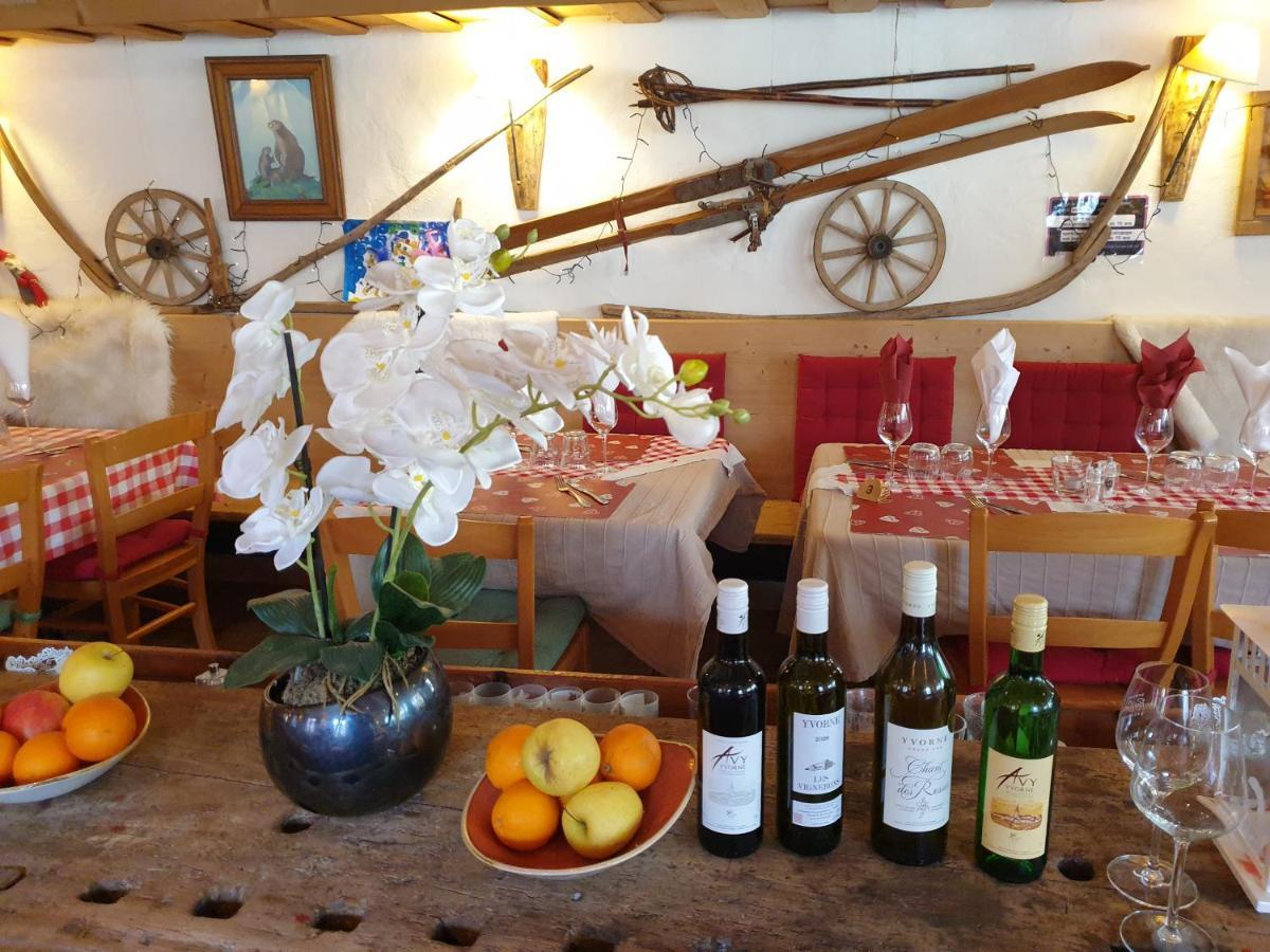 Auberge De L'Ours Vers L'Eglise エクステリア 写真
