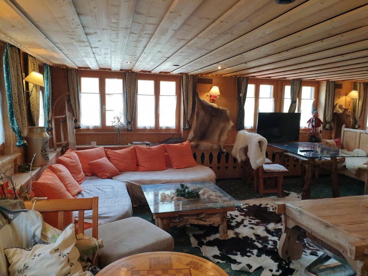 Auberge De L'Ours Vers L'Eglise エクステリア 写真
