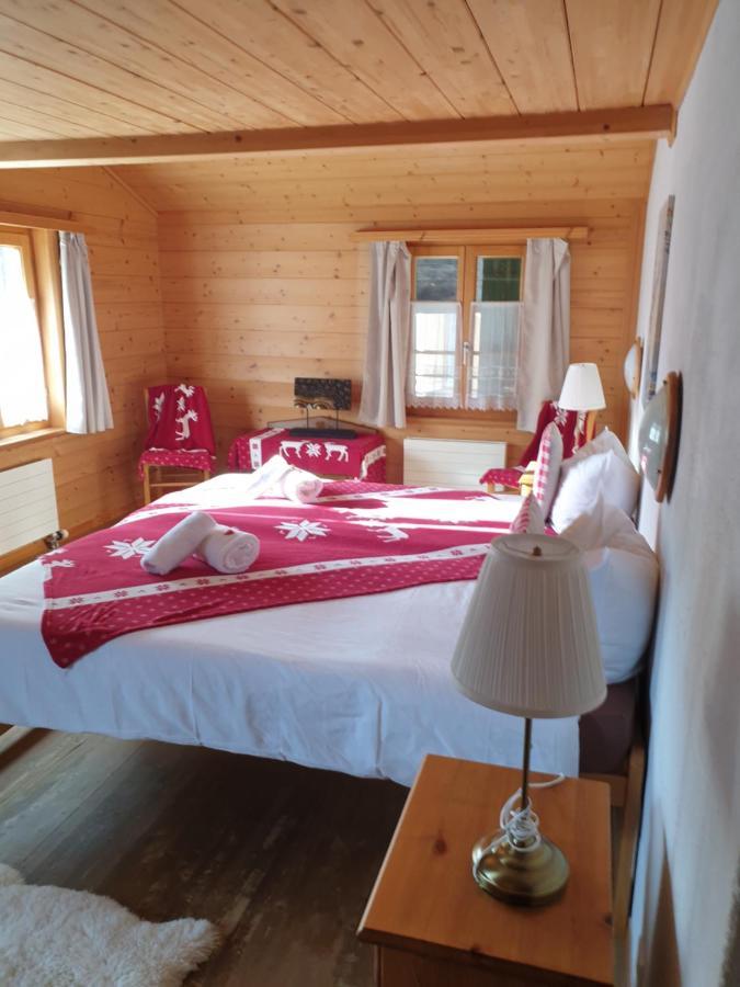 Auberge De L'Ours Vers L'Eglise エクステリア 写真