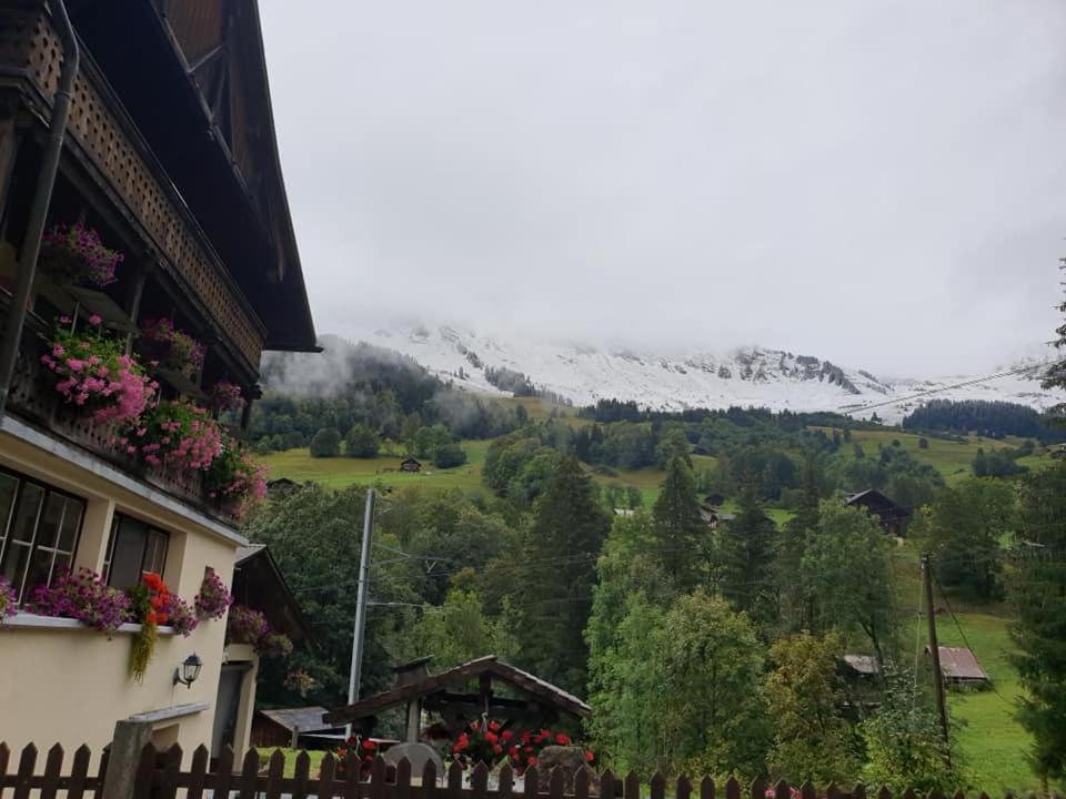 Auberge De L'Ours Vers L'Eglise エクステリア 写真