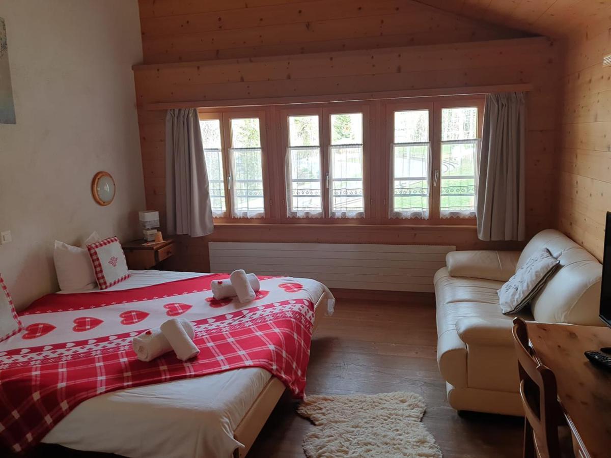 Auberge De L'Ours Vers L'Eglise エクステリア 写真