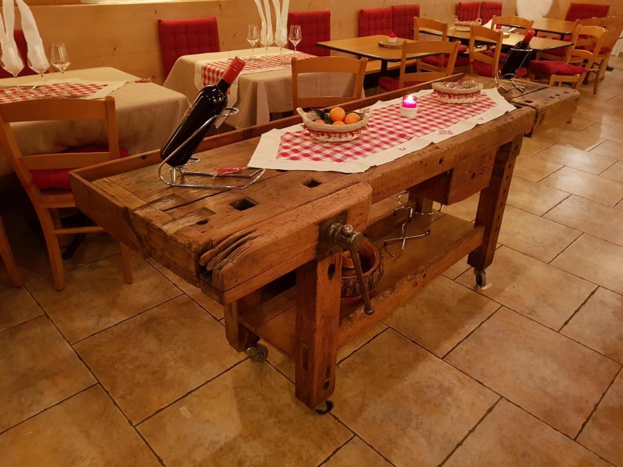 Auberge De L'Ours Vers L'Eglise エクステリア 写真
