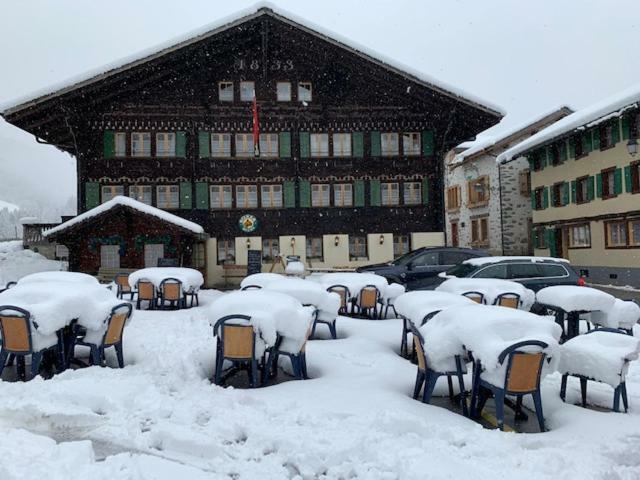 Auberge De L'Ours Vers L'Eglise エクステリア 写真